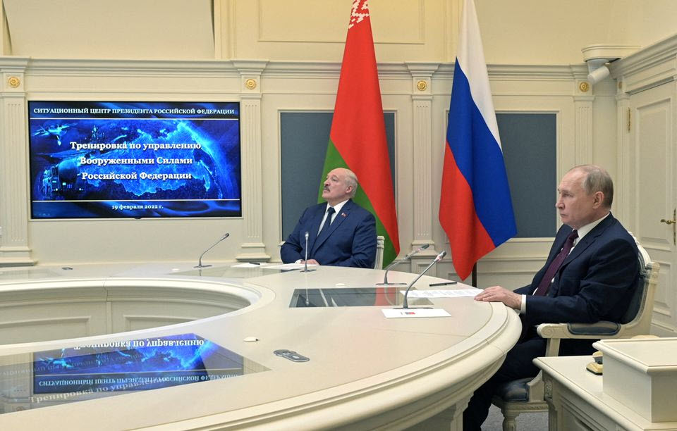 Putin and Belarusian President observe training launches of ballistic missiles