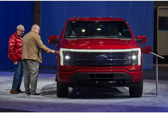 Ford Cuts Battery Orders as EV Losses Top $100,000 Per Car Ford