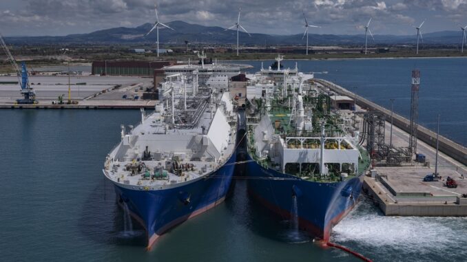 Shell pens US LNG supply deal with Edison
