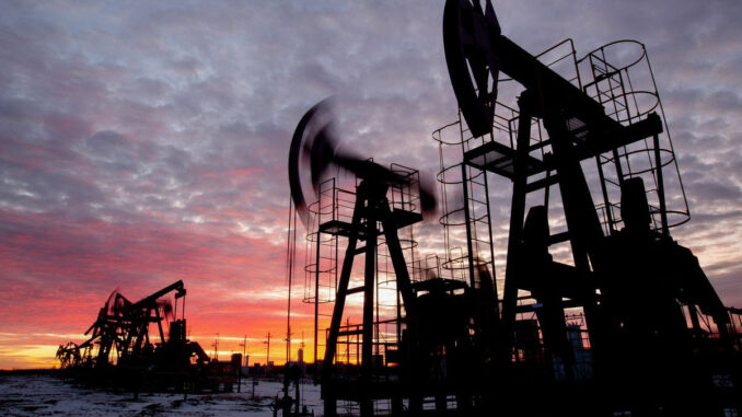 Brent Oil Climbs to $70 a Barrel