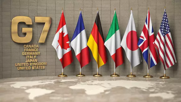 G7 Leaders Pledge to Ban Imports of Russian Oil