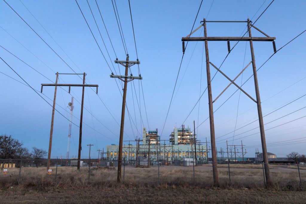 Transmission lines in Palo Pinto - Texas - Bloomberg