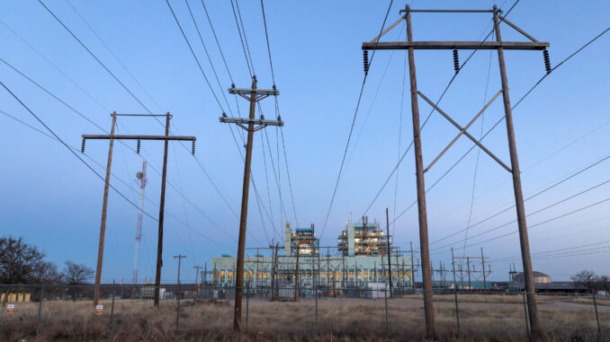 Transmission lines in Palo Pinto - Texas - Bloomberg