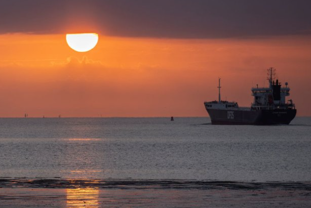 UK bans Russian gas imports