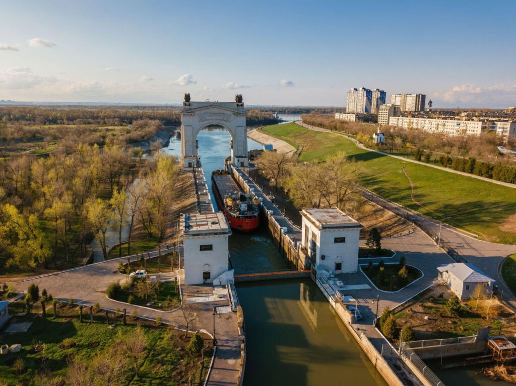 Ship passing through a gate on the Volga-Don Shipping Canal. Photographer Vladimir Zapletin-Alamy