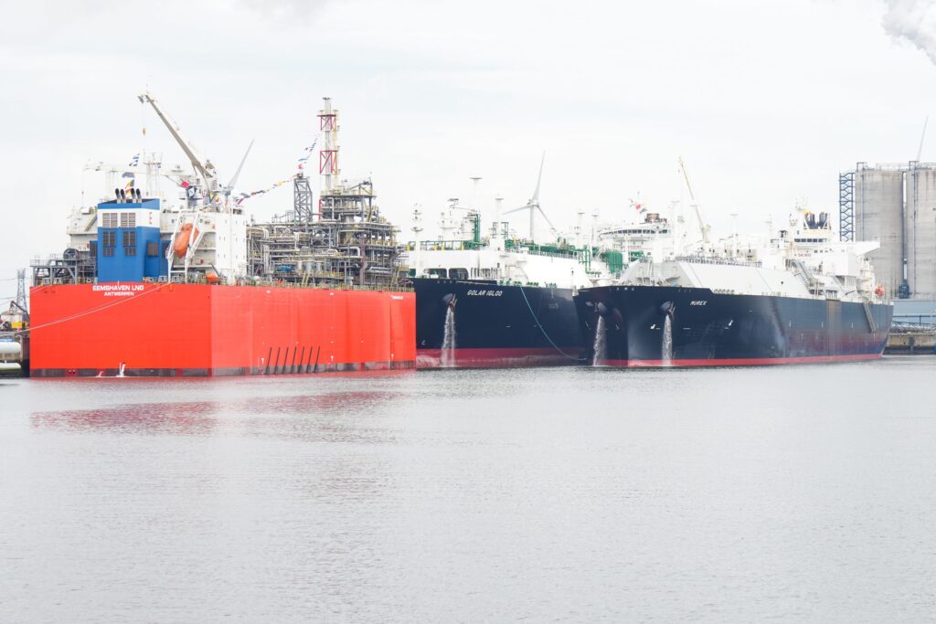Spot LNG shipping rates