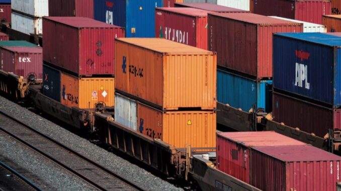 Ottawa moves fast to end Canadian rail shutdown Canadian rail