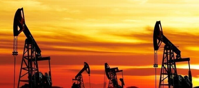 Libyan Oil Shutdown Pushes Up U.S. Grades Libyan Oil
