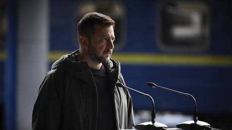 Zelensky extends martial law and mobilization Zelensky