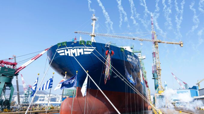 Navios, HMM name LNG-powered containership duo in South Korea HMM